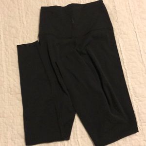 Black Nike Yoga Pants